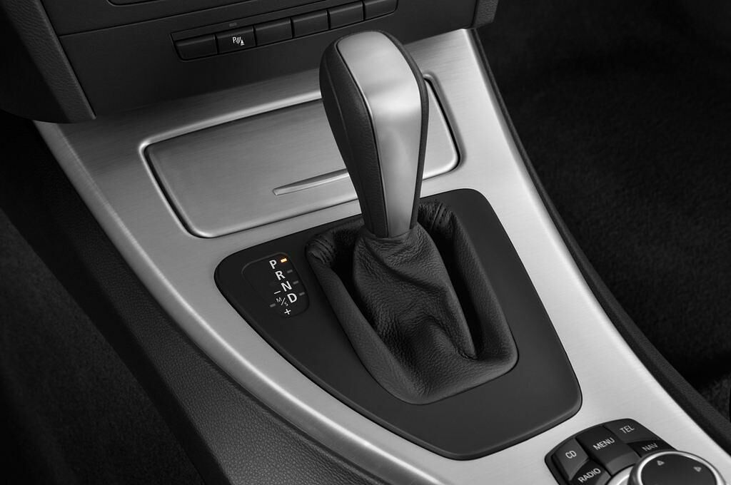 BMW 3 Series (Baujahr 2010) 325i Touring 5 Türen Schalthebel