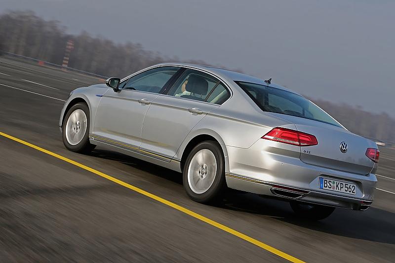 Der VW Passat GTE ist als Limousine und Variant zu bekommen