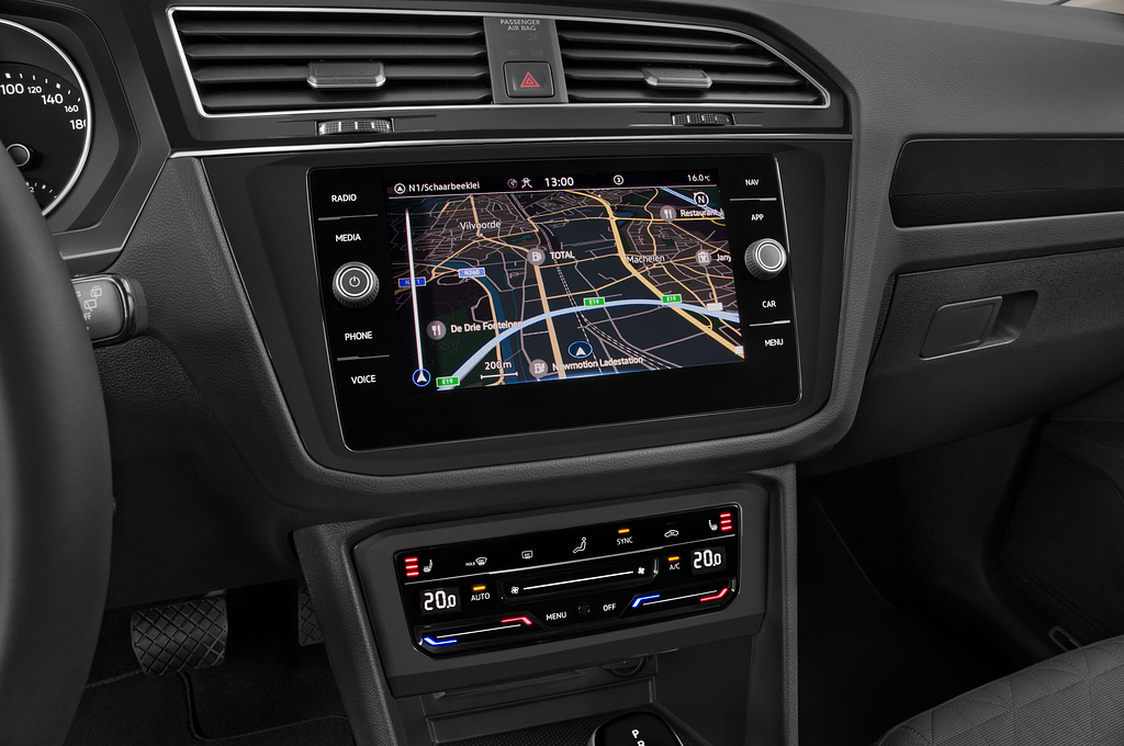 Volkswagen Tiguan (Baujahr 2021) Elegance 5 Türen Mittelkonsole