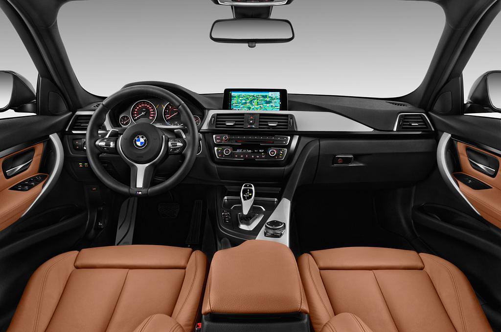 BMW 3 Series (Baujahr 2016) M Sport 5 Türen Cockpit und Innenraum