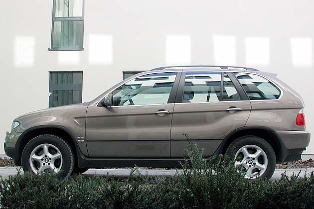 Starker Auftritt: Die bullige Geländewagen-Form des X5