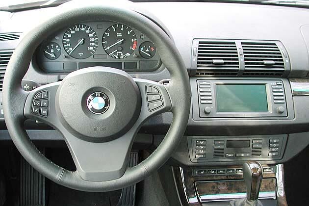 Aufgeräumt: Ein typisches BMW-Cockpit