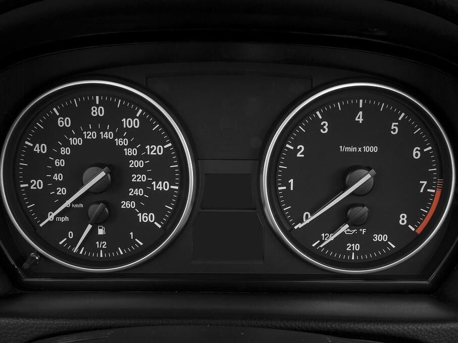 BMW 3 Series (Baujahr 2010) 335i 2 Türen Tacho und Fahrerinstrumente