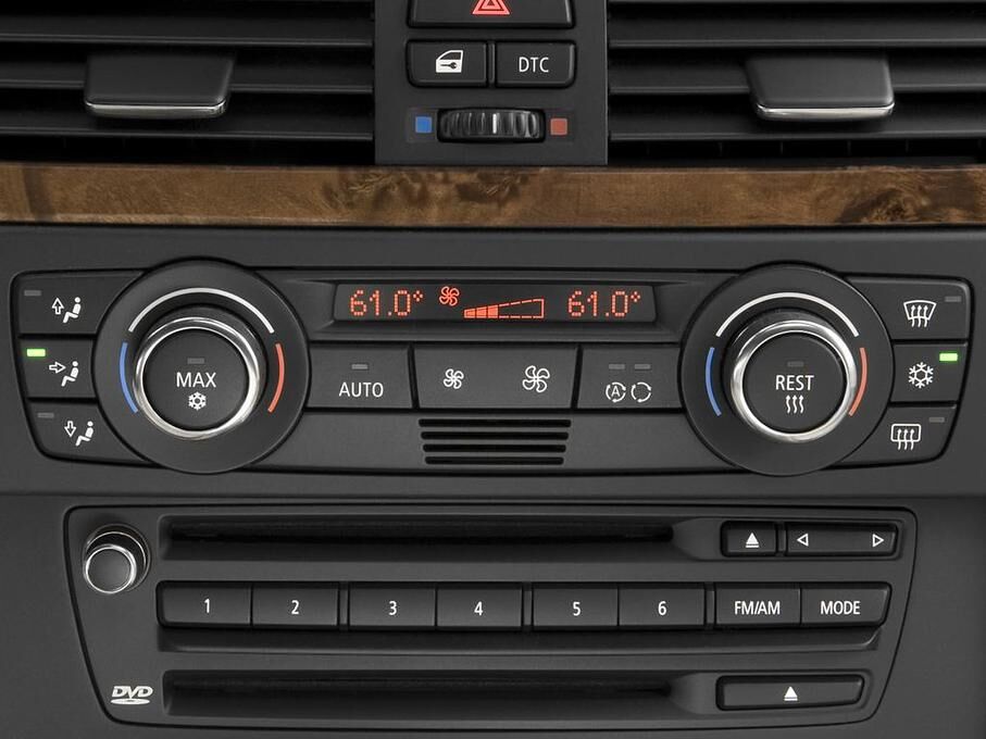 BMW 3 Series (Baujahr 2010) 335i 2 Türen Temperatur und Klimaanlage