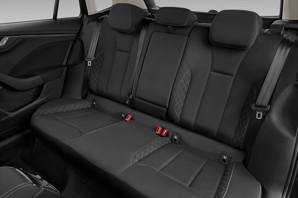 Skoda Kamiq (Baujahr 2023) Selection 5 Türen Rücksitze