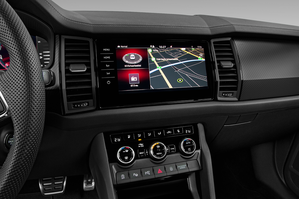 Skoda Kodiaq (Baujahr 2021) SportLine 5 Türen Mittelkonsole