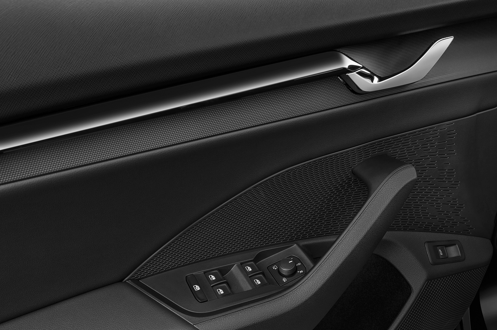 Skoda Octavia Combi iV (Baujahr 2023) SportLine 5 Türen Bedienungselemente Tür