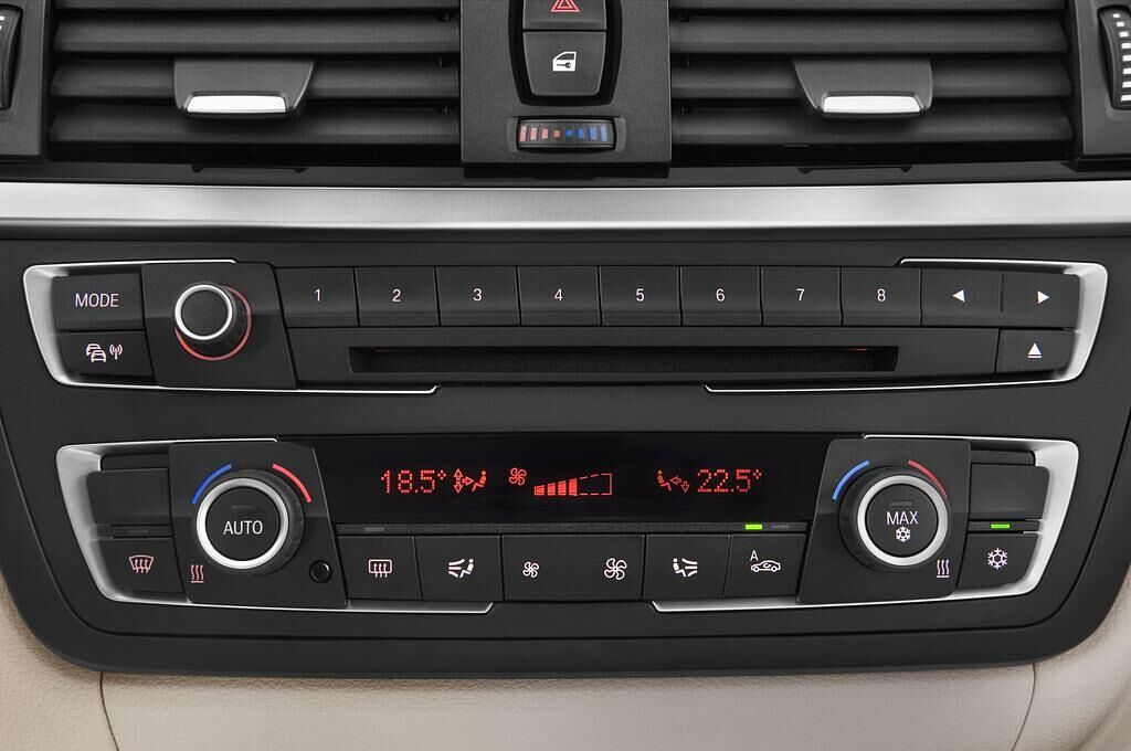 BMW 3 Series (Baujahr 2012) Modern Line 2 Türen Temperatur und Klimaanlage