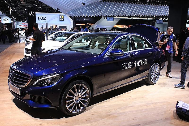 Mercedes C Plug in Hybrid - 279 PS aus vier Zylindern