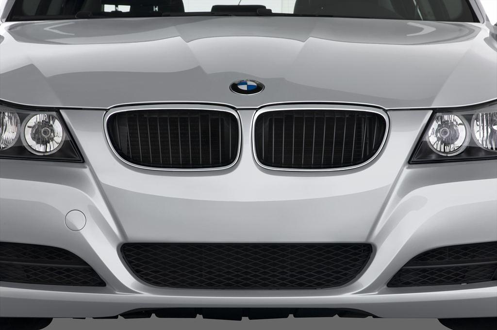 BMW 3 Series (Baujahr 2010) 325i 4 Türen Kühlergrill und Scheinwerfer
