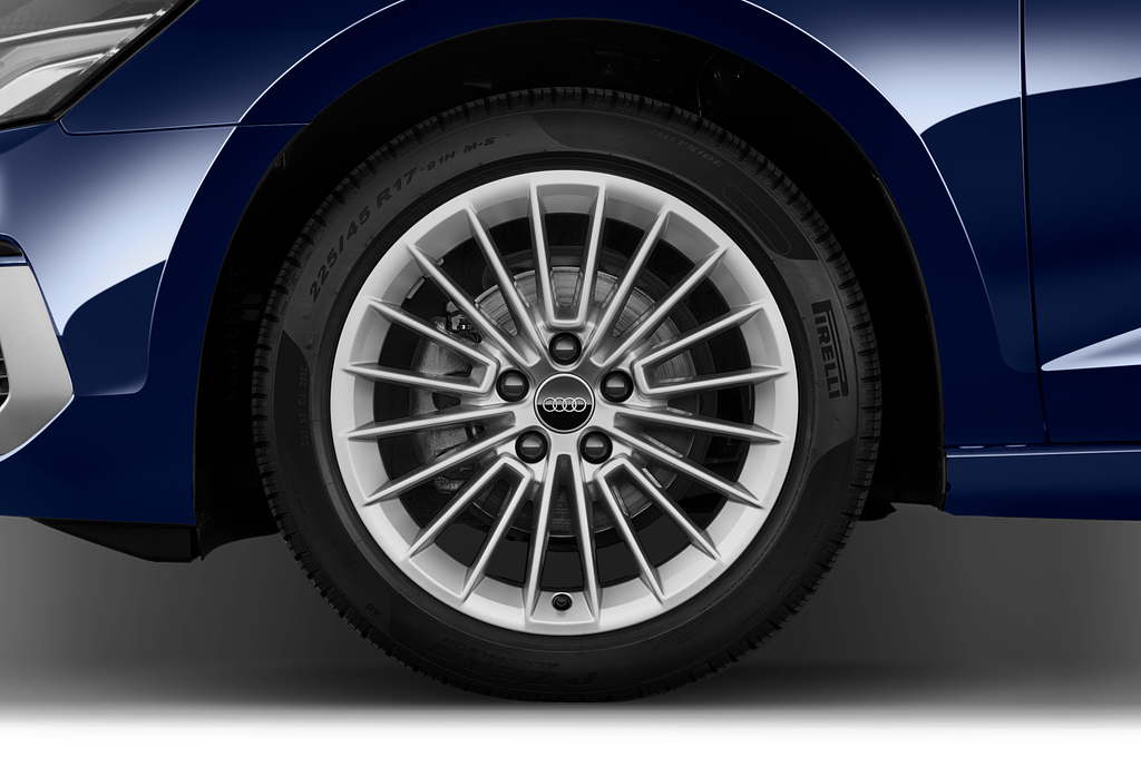 Audi A3 (Baujahr 2023) Advanced 4 Türen Reifen und Felge