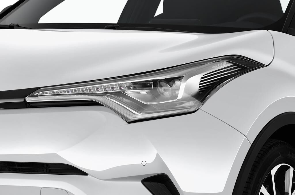 Toyota C-HR (Baujahr 2018) Team Deutschland 5 Türen Scheinwerfer