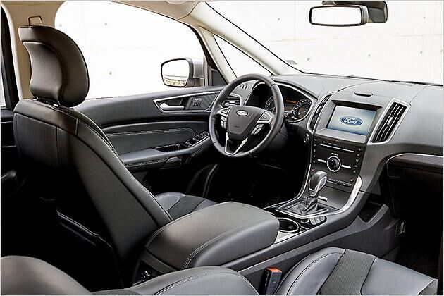 Optional befindet sich in der Mittelkonsole ein Acht-Zoll-Touchscreen