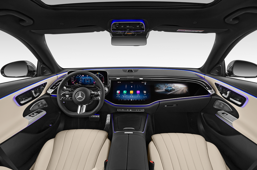 Mercedes E Class (Baujahr 2024) AMG LIne 4 Türen Cockpit und Innenraum