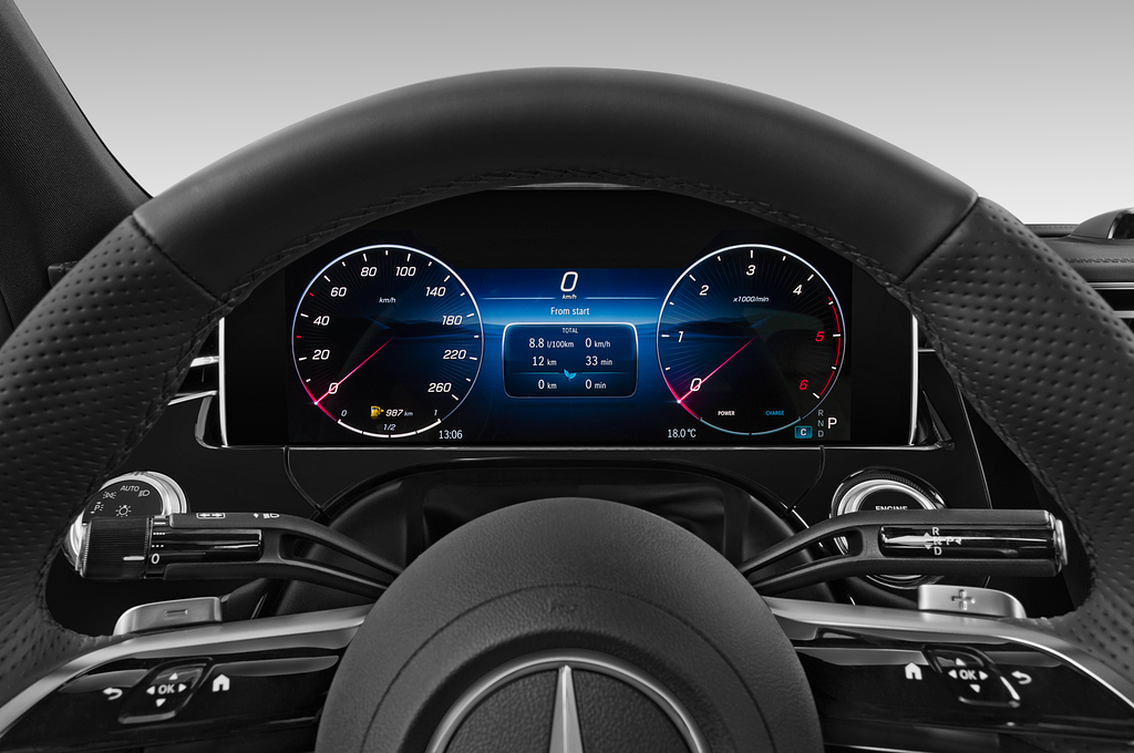 Mercedes E Class (Baujahr 2024) AMG LIne 4 Türen Tacho und Fahrerinstrumente