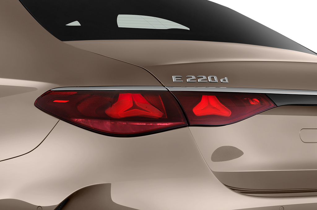 Mercedes E Class (Baujahr 2024) AMG LIne 4 Türen Rücklicht