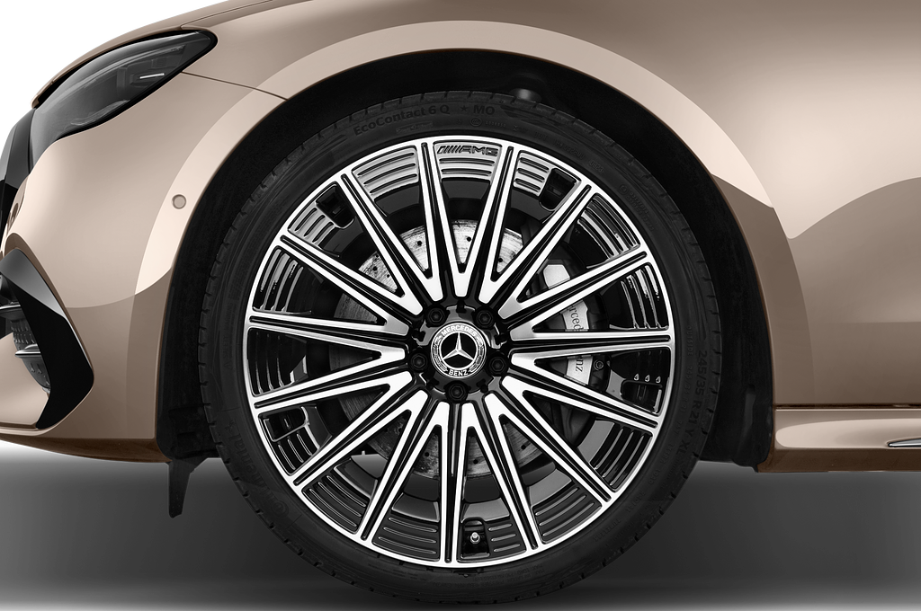 Mercedes E Class (Baujahr 2024) AMG LIne 4 Türen Reifen und Felge