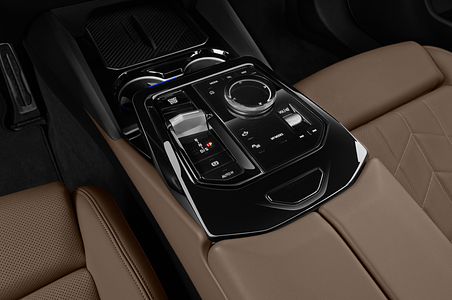 BMW 5 Series (Baujahr 2024) M Sport 4 Türen Schalthebel