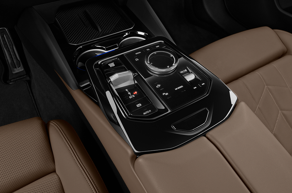 BMW 5 Series (Baujahr 2024) M Sport 4 Türen Schalthebel