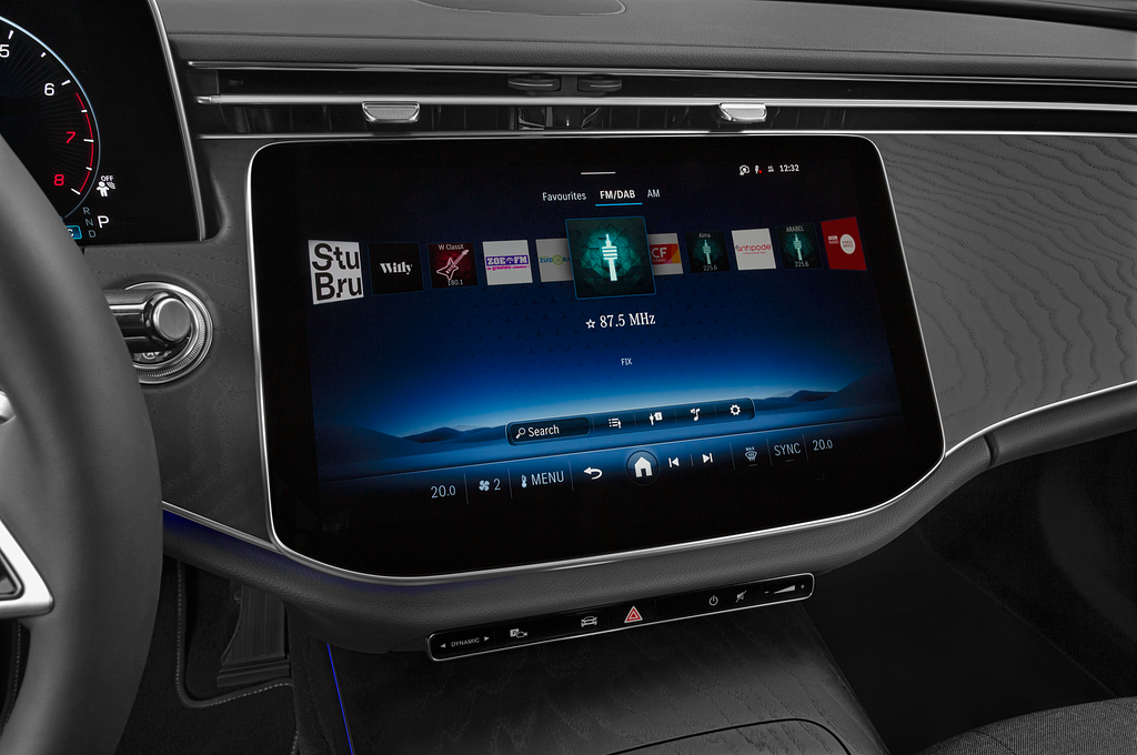 Mercedes E-Class (Baujahr 2024) Exclusive 5 Türen Radio und Infotainmentsystem