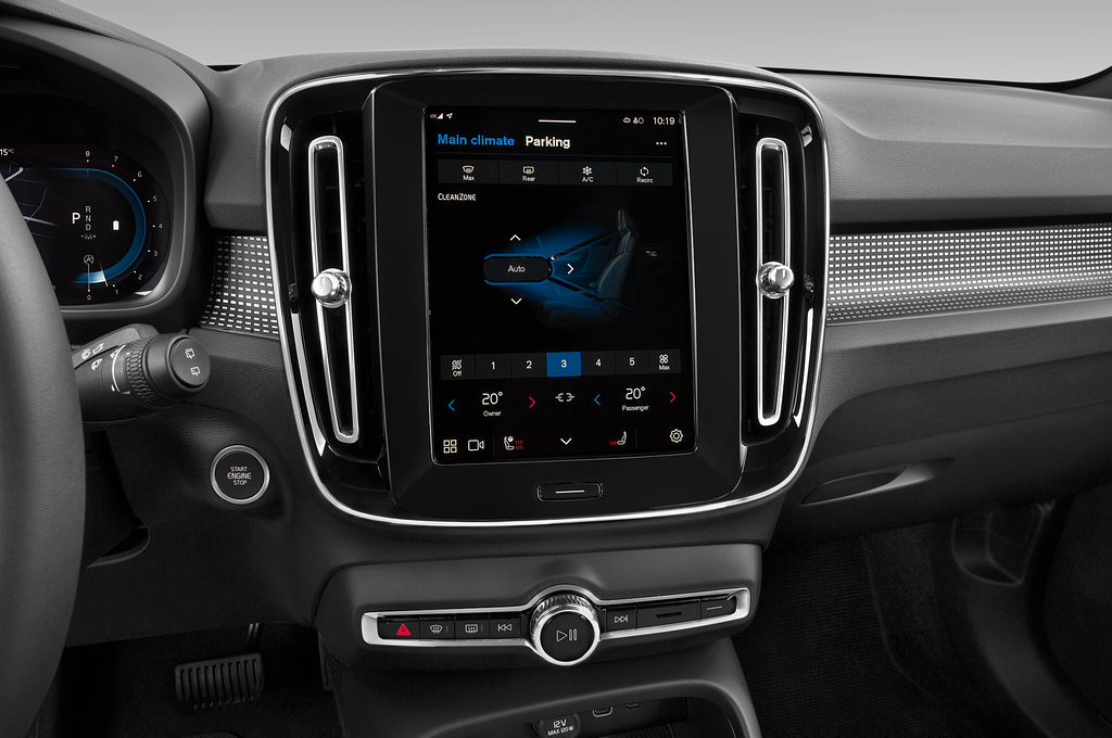 Volvo XC40 MHEV (Baujahr 2023) Plus Dark 5 Türen Temperatur und Klimaanlage