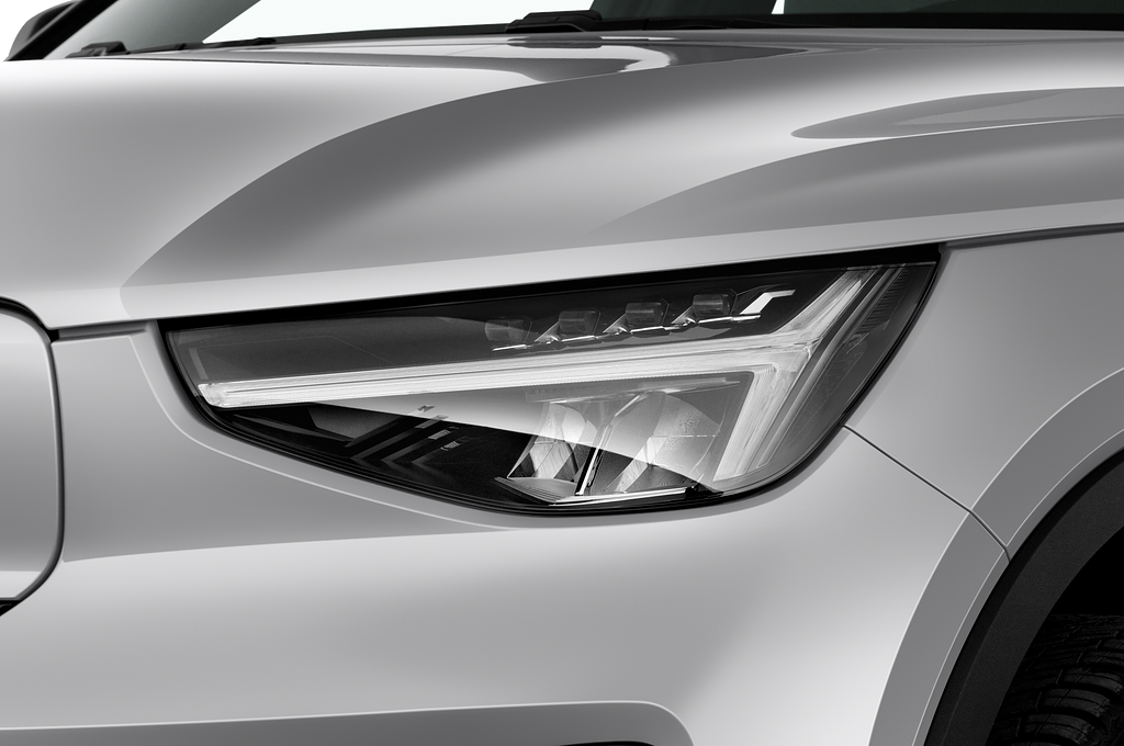 Volvo XC40 Recharge (Baujahr 2022) Ultimate 5 Türen Scheinwerfer