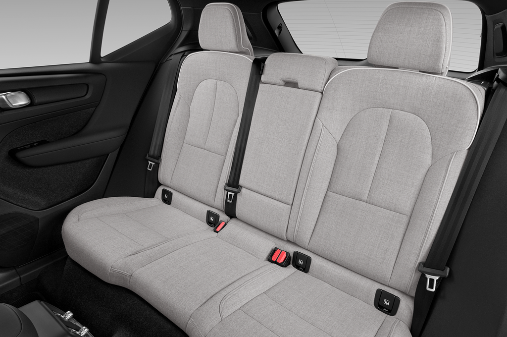 Volvo XC40 Recharge (Baujahr 2022) Ultimate 5 Türen Rücksitze