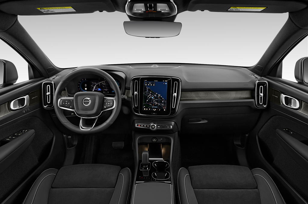Volvo XC40 Recharge (Baujahr 2023) Ultimate 5 Türen Cockpit und Innenraum