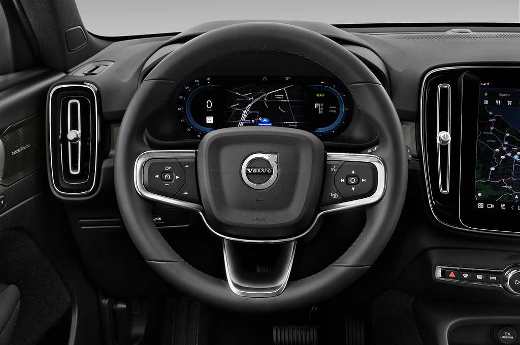 Volvo XC40 Recharge (Baujahr 2023) Ultimate 5 Türen Lenkrad
