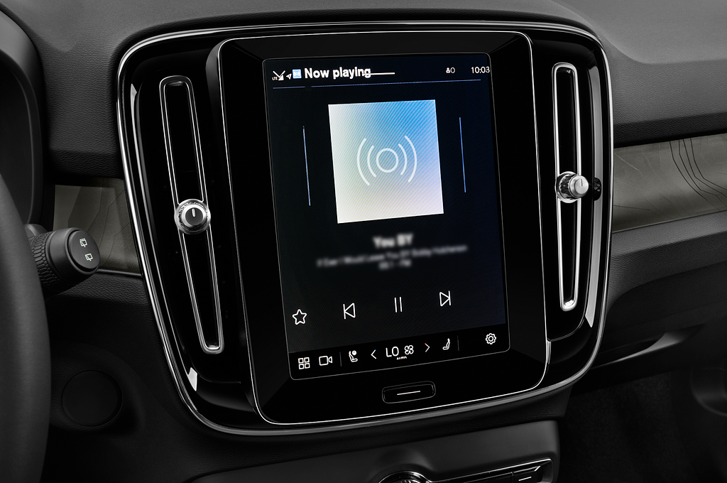 Volvo XC40 Recharge (Baujahr 2023) Ultimate 5 Türen Radio und Infotainmentsystem