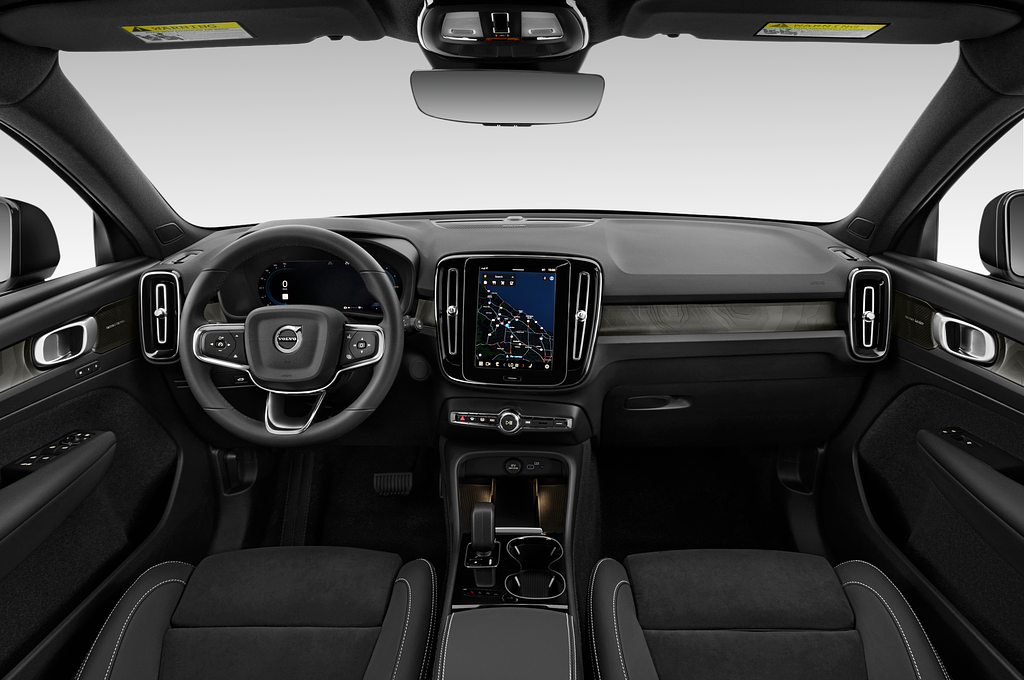 Volvo XC40 Recharge (Baujahr 2023) Ultimate 5 Türen Cockpit und Innenraum
