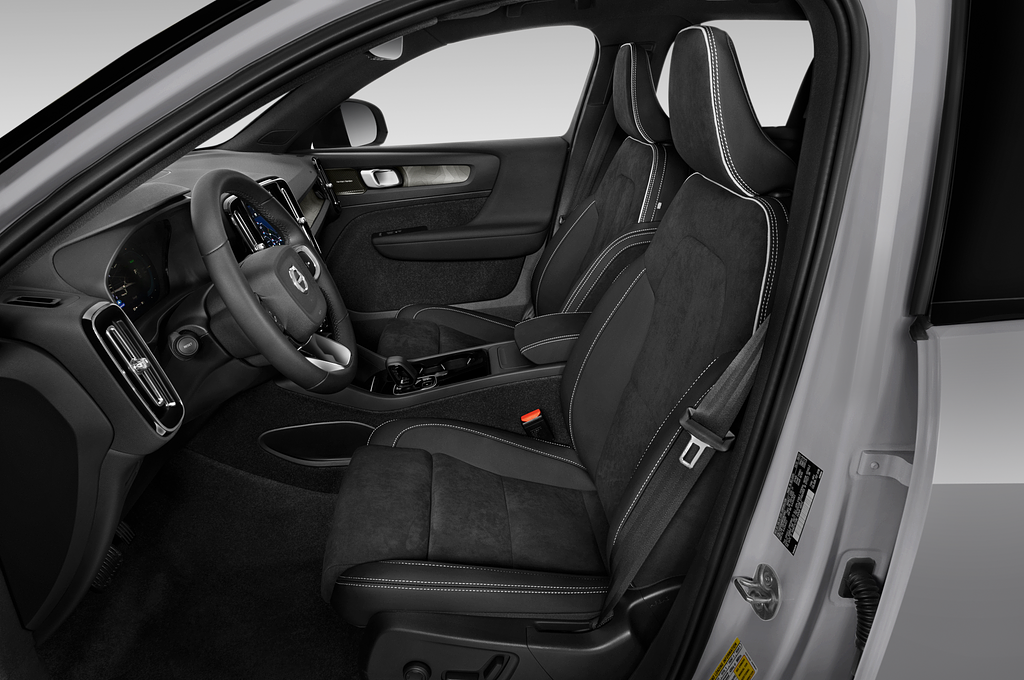 Volvo XC40 Recharge (Baujahr 2023) Ultimate 5 Türen Vordersitze