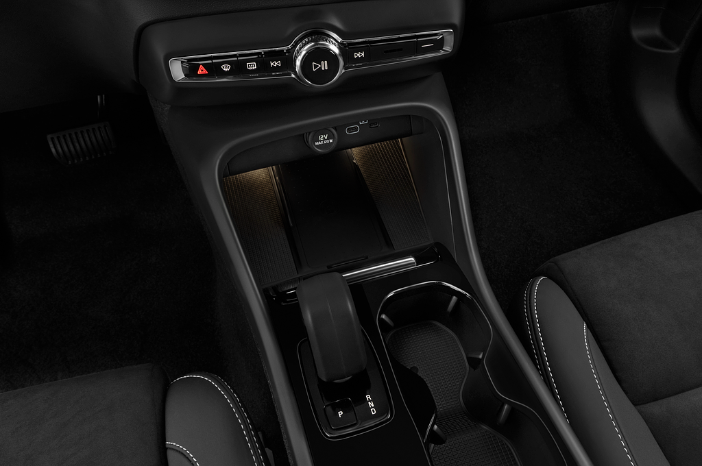 Volvo XC40 Recharge (Baujahr 2023) Ultimate 5 Türen Schalthebel