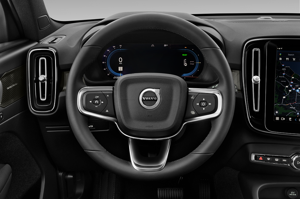 Volvo XC40 Recharge (Baujahr 2023) Ultimate 5 Türen Lenkrad