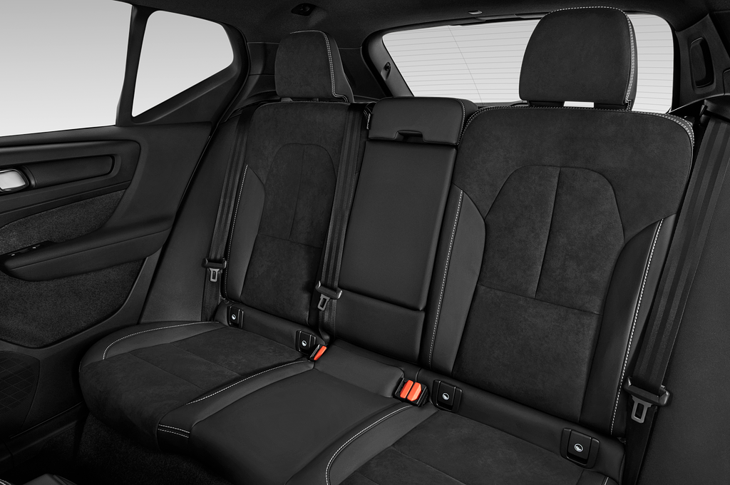Volvo XC40 Recharge (Baujahr 2023) Ultimate 5 Türen Rücksitze