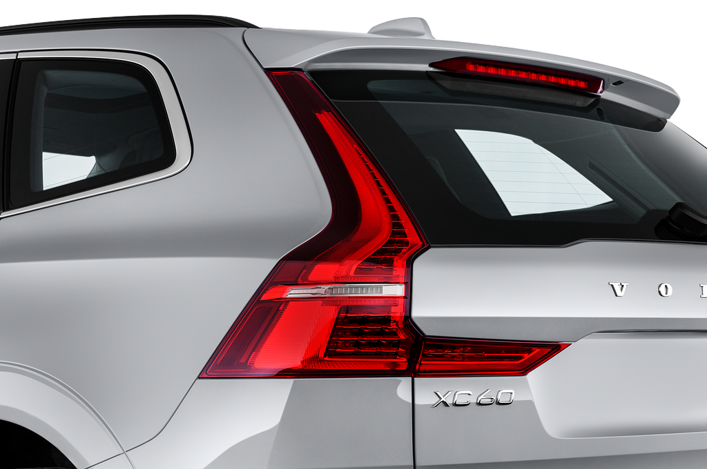 Volvo XC60 (Baujahr 2022) Momentum 5 Türen Rücklicht