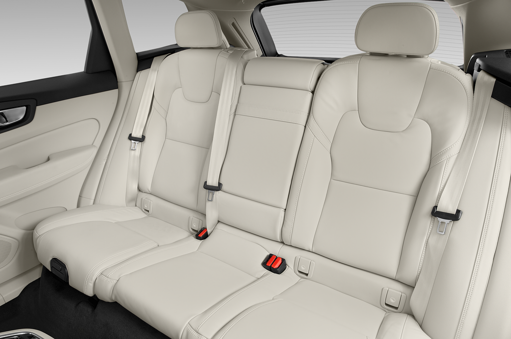Volvo XC60 (Baujahr 2022) Ultimate 5 Türen Rücksitze