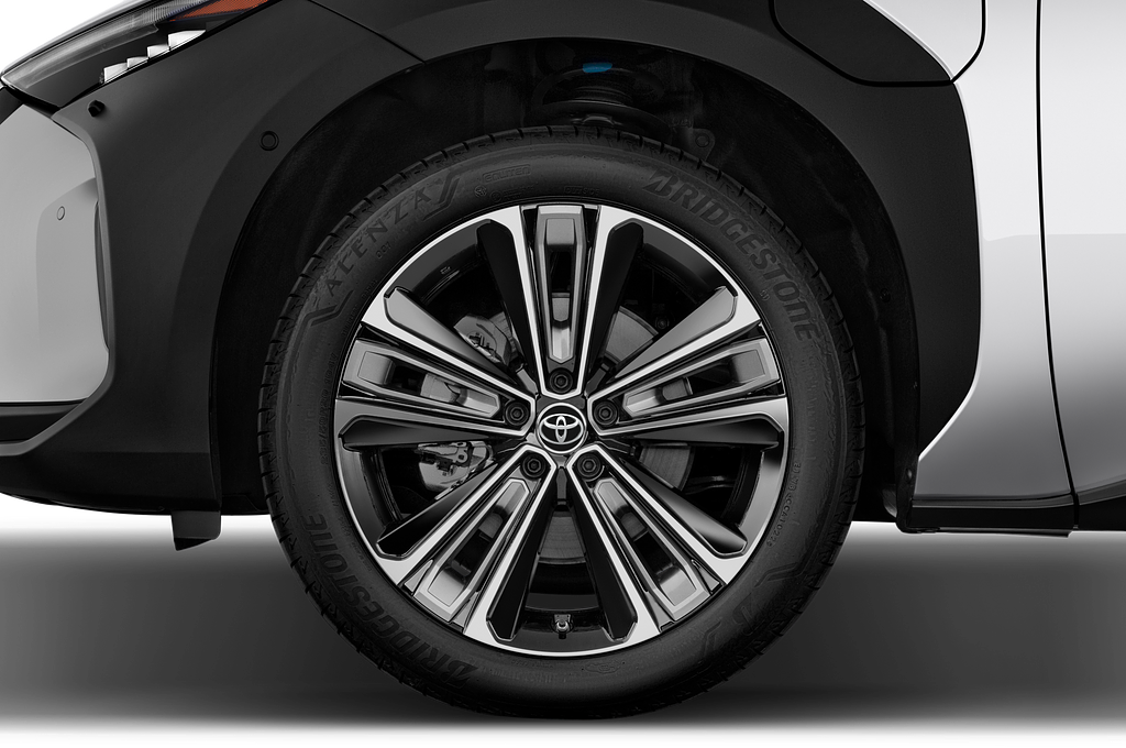 Toyota bZ4X EV (Baujahr 2023) Base 5 Türen Reifen und Felge