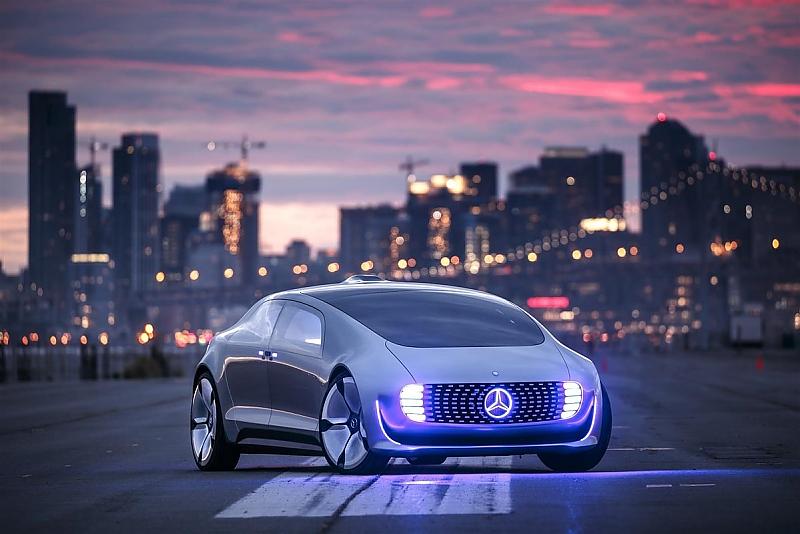 Mercedes F 015 Luxury in Motion - Vollautonom in Jahr 2030