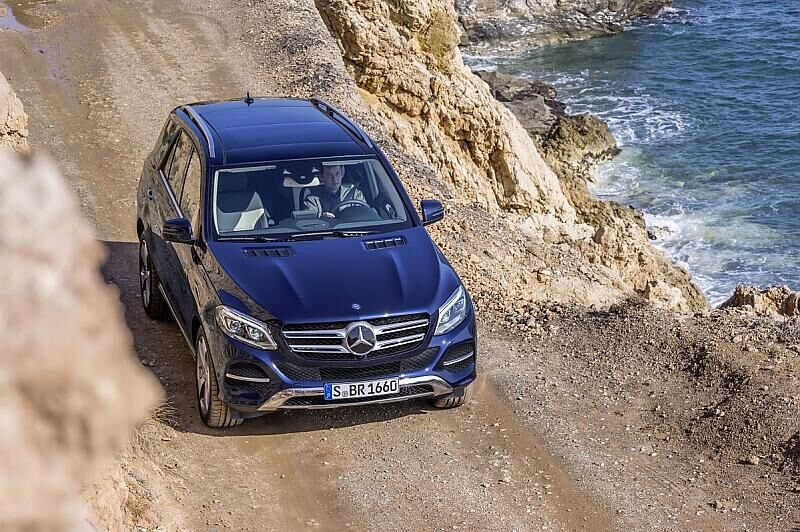 Mercedes GLE 2015 - auf Wusch mit Offroadpaket