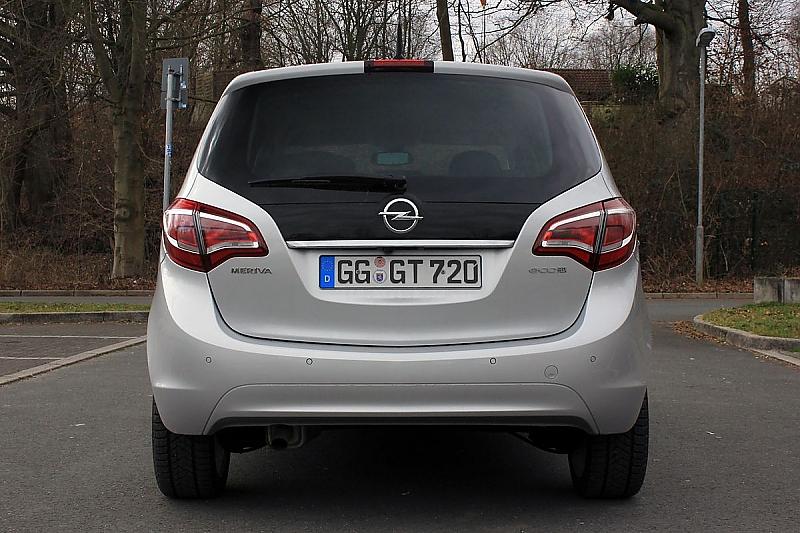 Der Opel Meriva Innovation 1.6 CDTI 110 PS verfügt über ein manuelles Sechsgang-Getriebe.