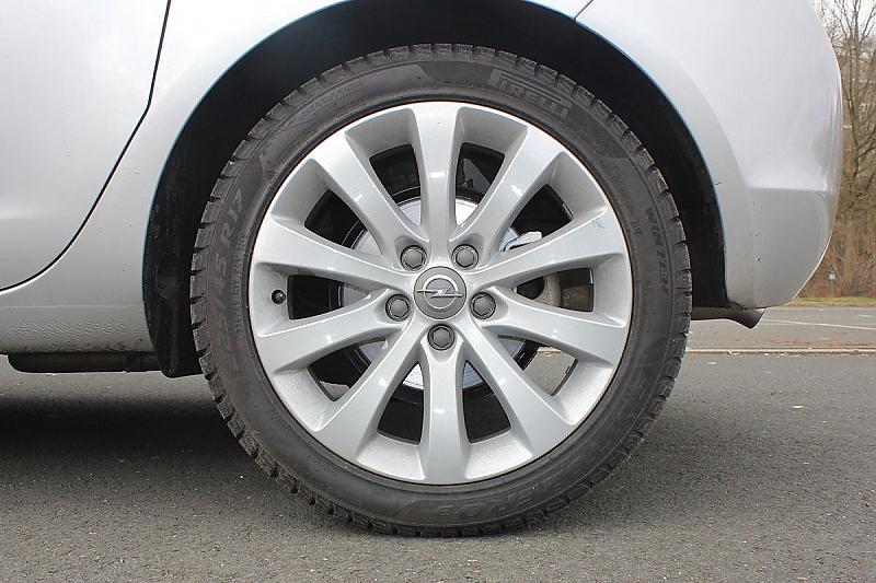 17 Zoll groß sind seine Felgen.