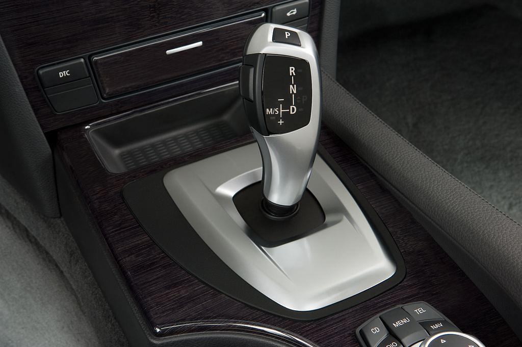 BMW 5 Series (Baujahr 2010) - 4 Türen Schalthebel