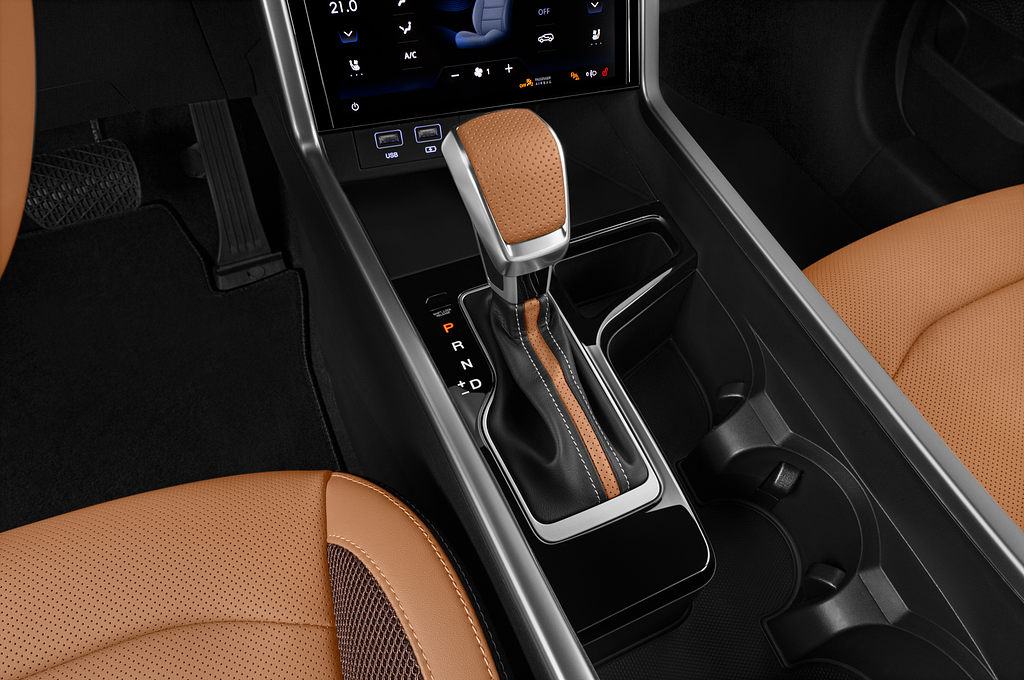 Ssangyong Torres (Baujahr 2023) Forest Edition 5 Türen Schalthebel