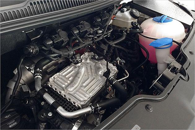 VW sieht davon ab, den Motor des T6 formschön zu verpacken