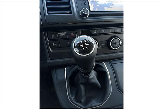 In Verbindung mit dem 102-PS-Diesel ist das Fünfgang-Getriebe völlig ausreichend