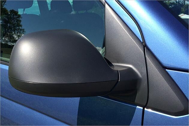 Unlackierte Außenspiegel sind robust, aber nicht gerade schick