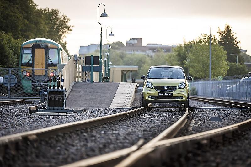 Der Smart Forrail hat einen Dreiliter-Benzin-Motor