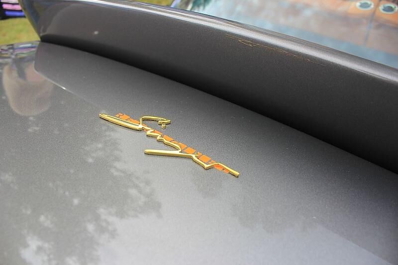 Der Singer-Schriftzug ist sehr charakteristisch