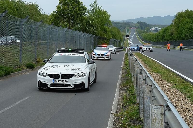 Die Lichter auf dem Dach erfreuen die Fand